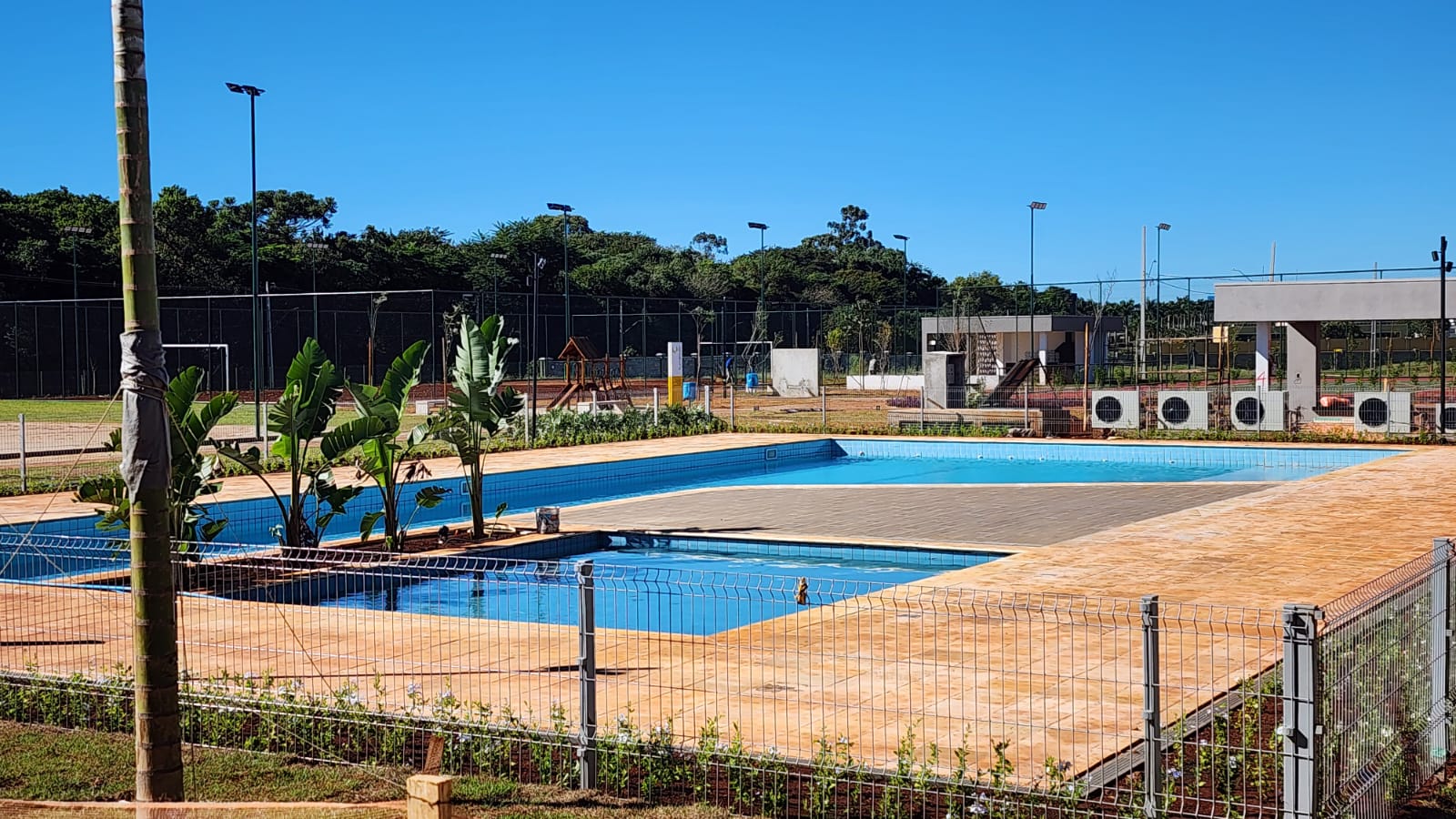 Piscina Adulto e Infantil do condomínio Alphaville Terras Alpha Cascavel Piscina Adulto e Infantil do condomínio Alphaville Terras Alpha Cascavel